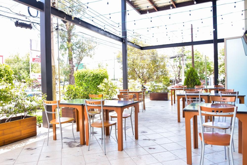 Hg Hotel Zapopan Extérieur photo