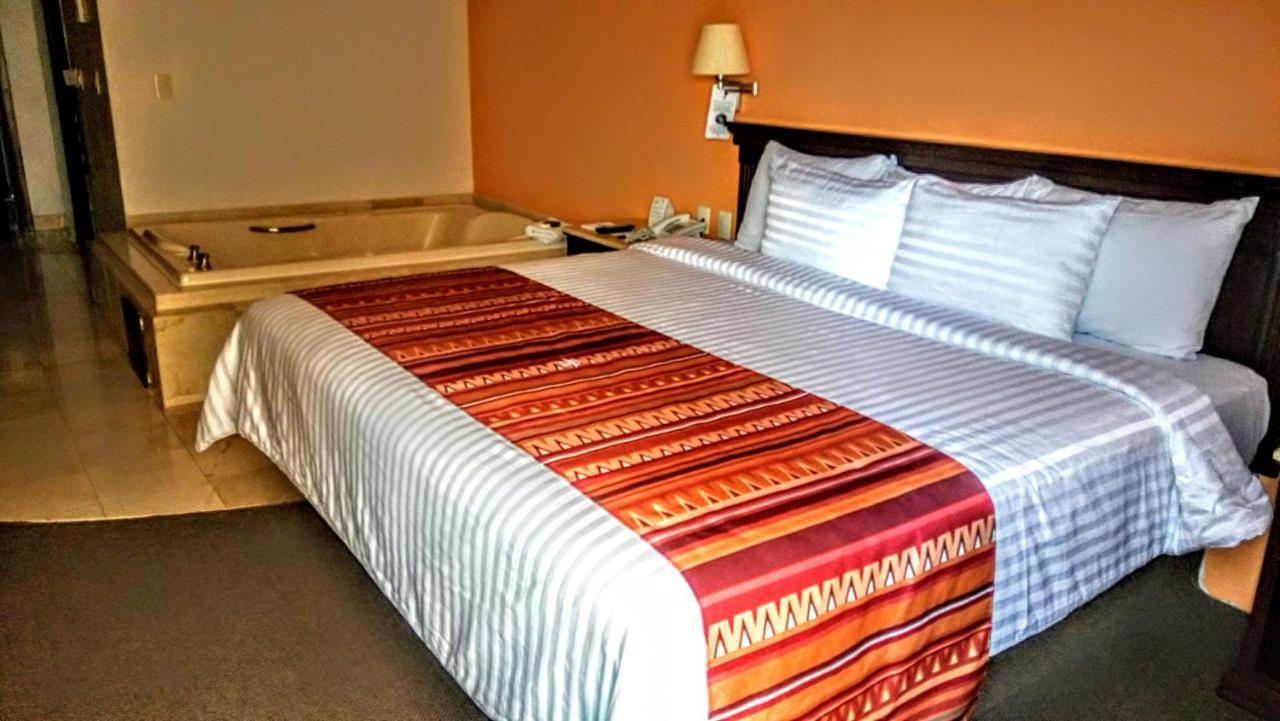 Hg Hotel Zapopan Extérieur photo